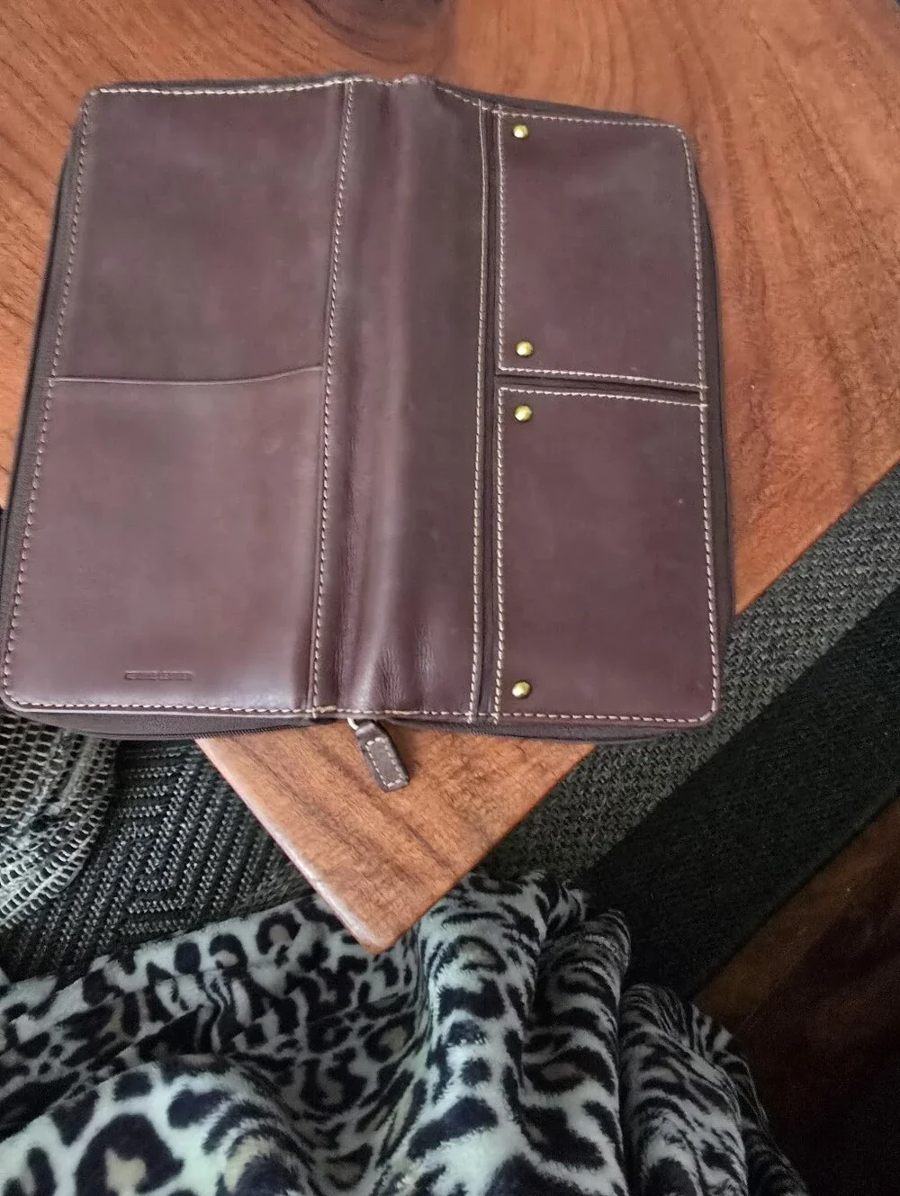 FOSSIL Men's Brown Leather Travel Zip Wallet Organizer Passport, Credit Cards,